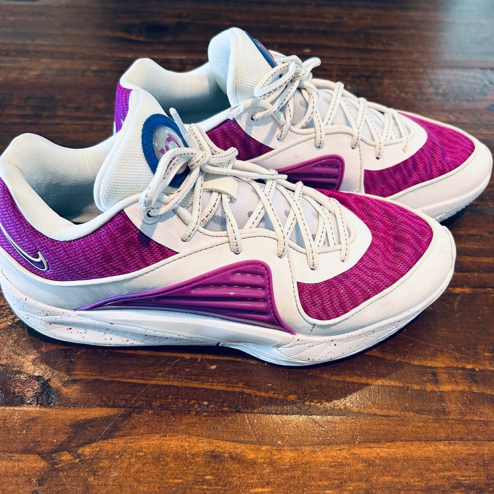 *Nike (custom) KD Women’s Basketball Shoes* Size 7.5.